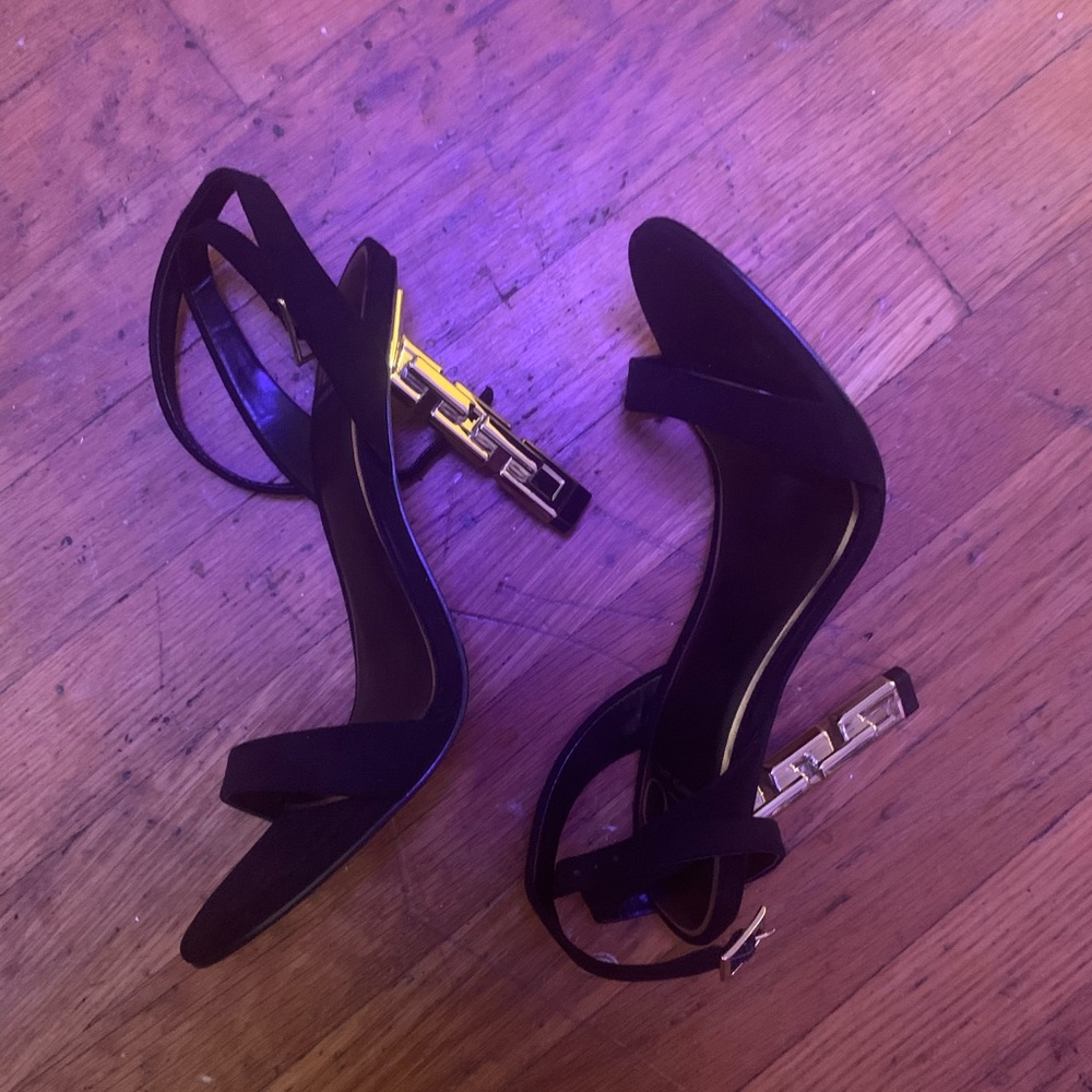 Jennifer Lopez chain link high heels size 61/2
